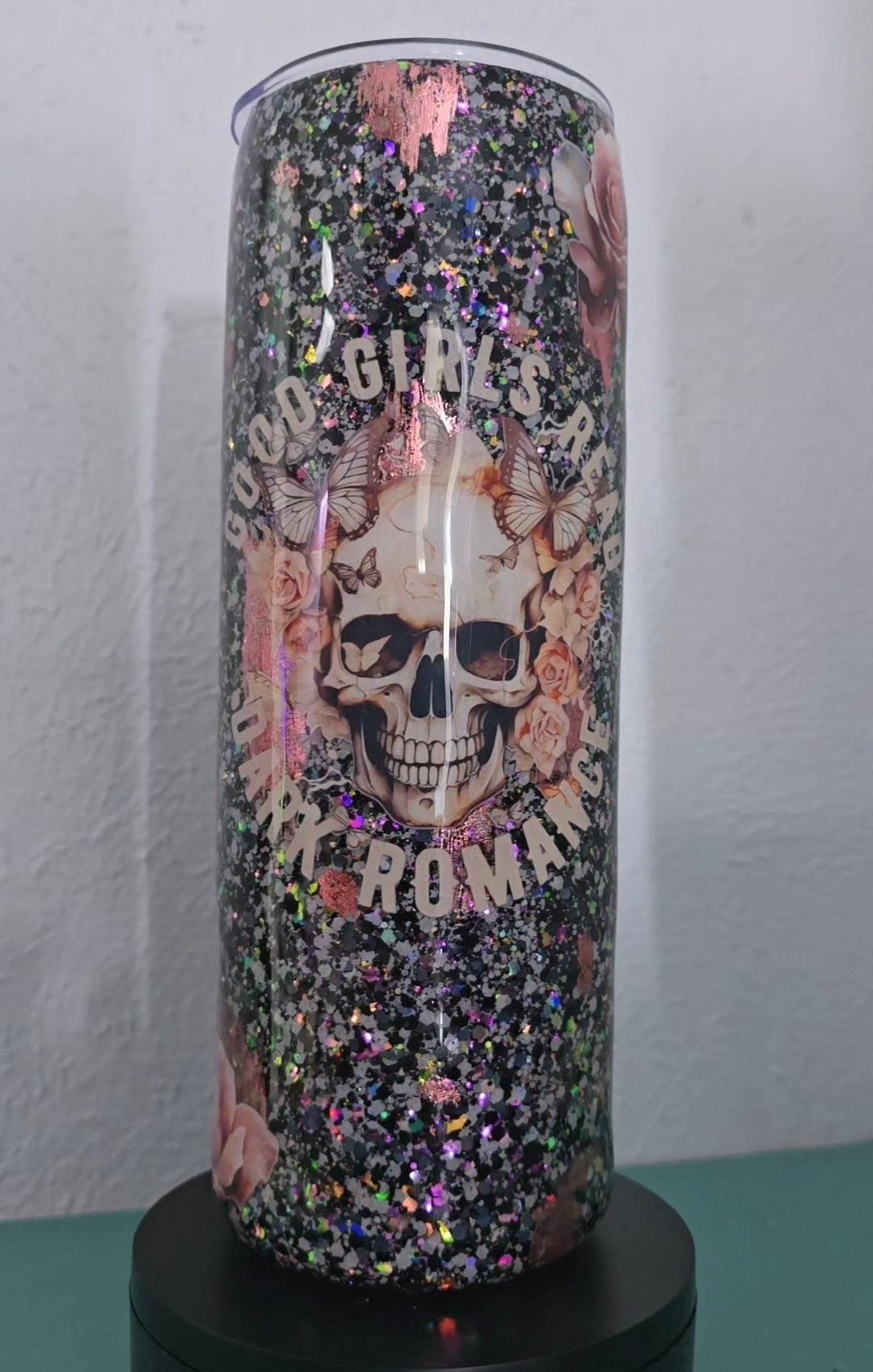Good girls read dark romance 30oz