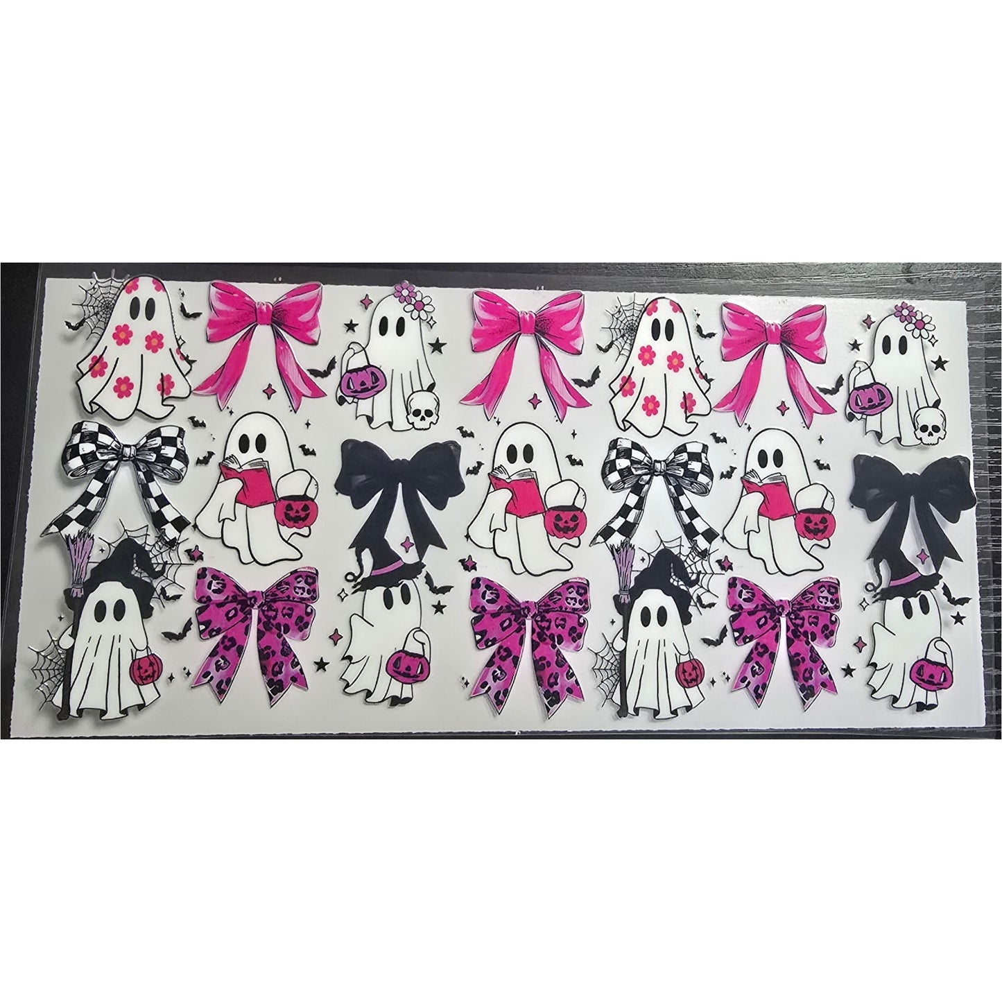 Cute ghosts and bows