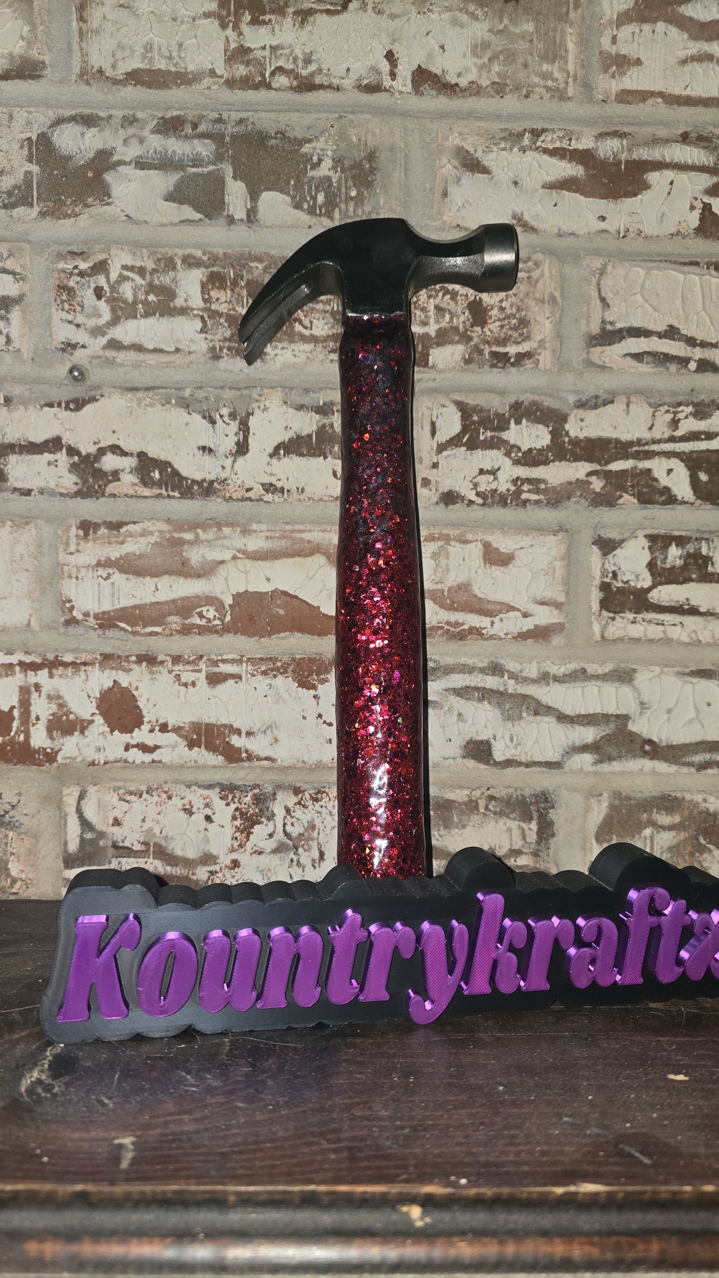Red glitterized hammer